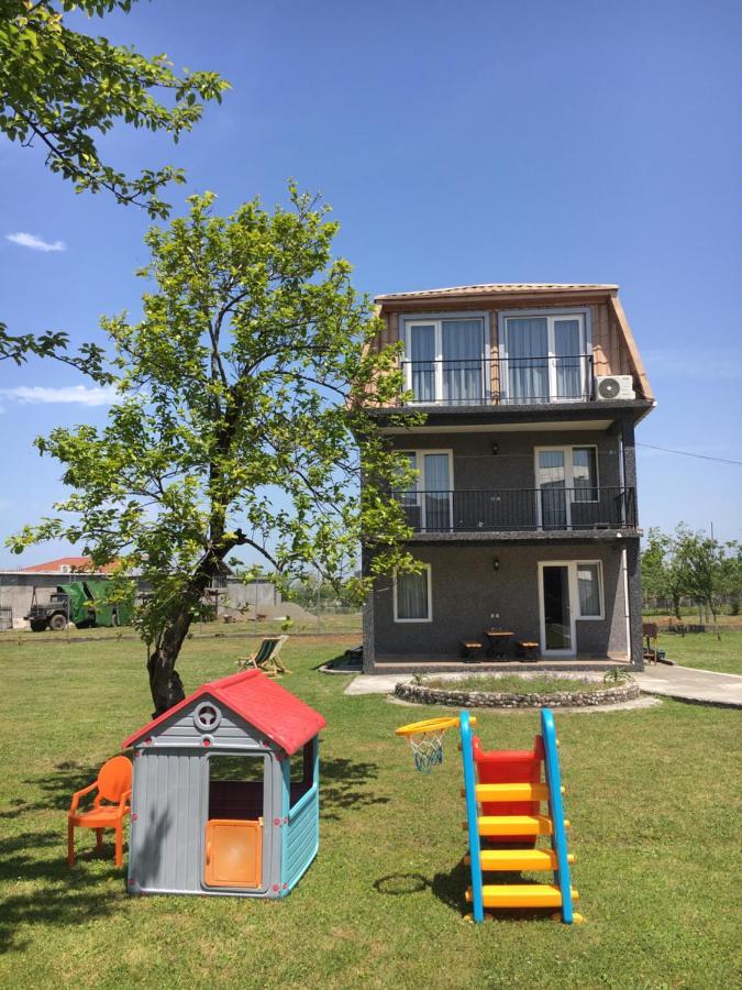 Дом на пляже Black sea House Кобулети Екстериор снимка