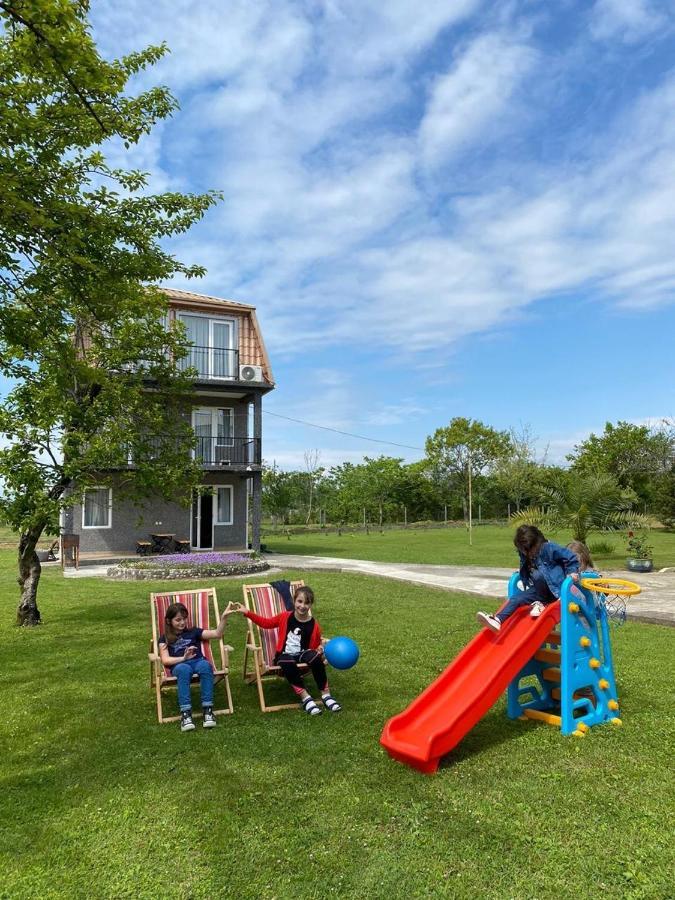 Дом на пляже Black sea House Кобулети Екстериор снимка