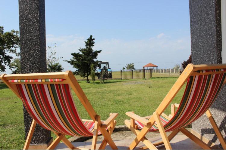 Дом на пляже Black sea House Кобулети Екстериор снимка